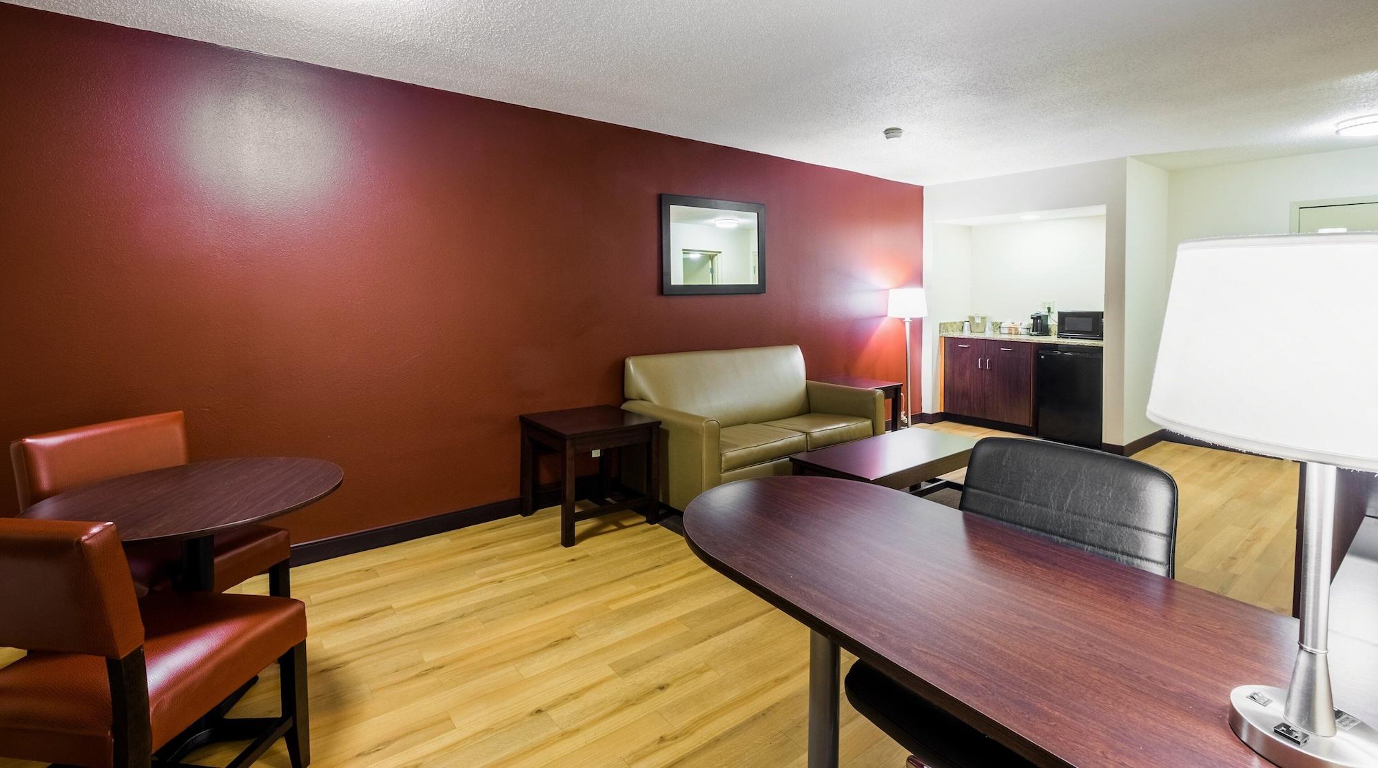 Red Roof Inn Plus+ South Deerfield - Amherst Exterior photo