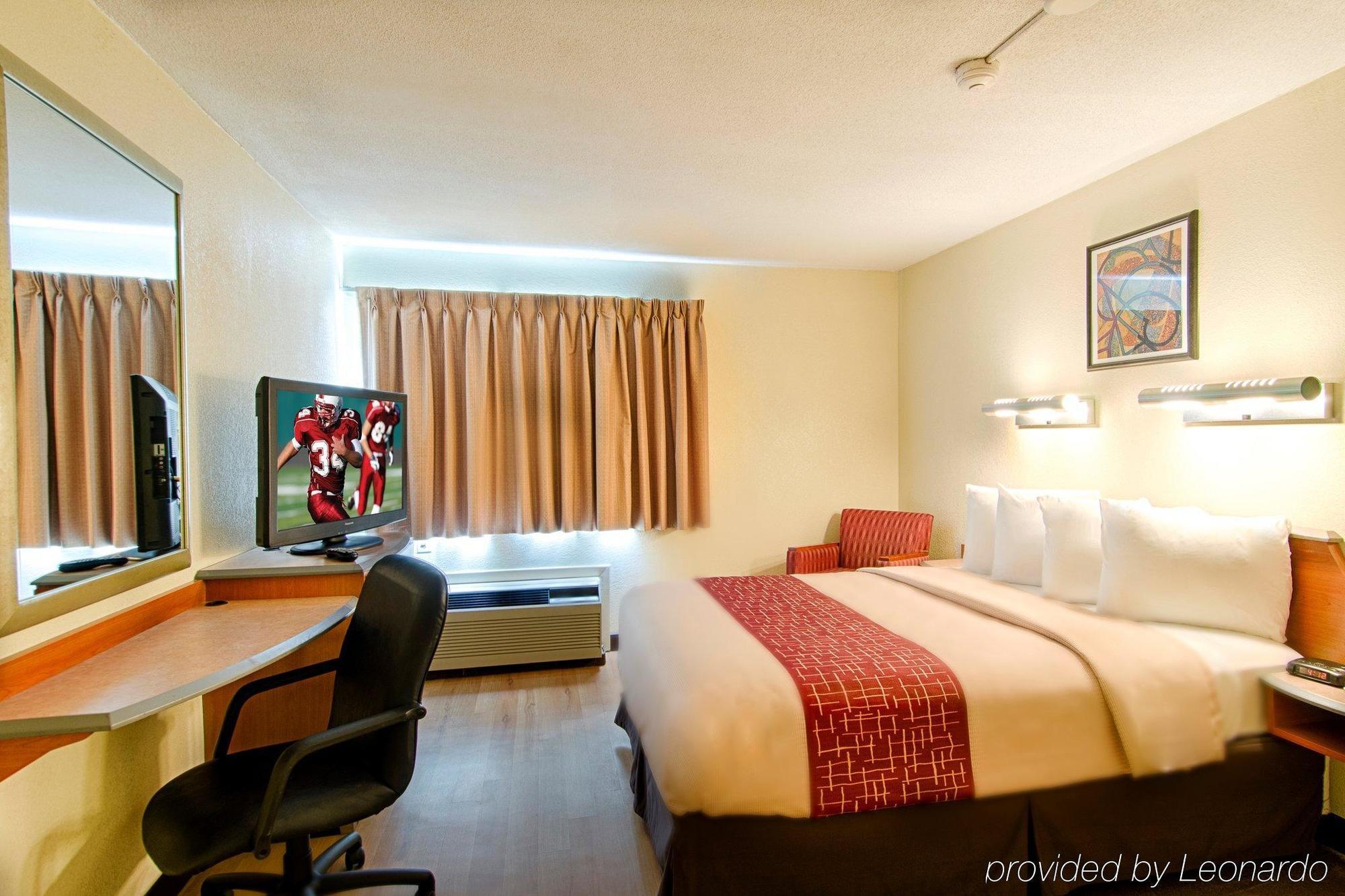 Red Roof Inn Plus+ South Deerfield - Amherst Exterior photo